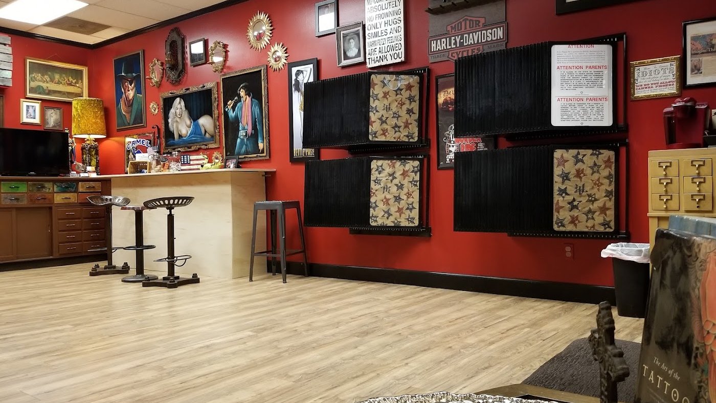 Inside Imagine That Tattoos in Knoxville
